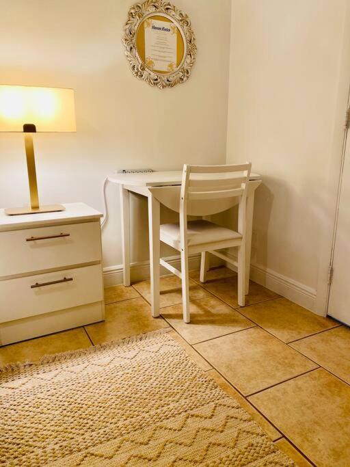 Private Cozy Guest Suite Near Hard Rock Guitar ดาวี ภายนอก รูปภาพ