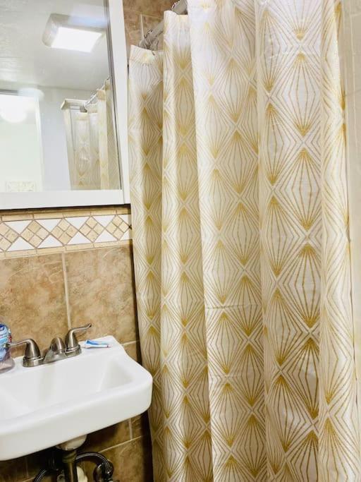 Private Cozy Guest Suite Near Hard Rock Guitar ดาวี ภายนอก รูปภาพ