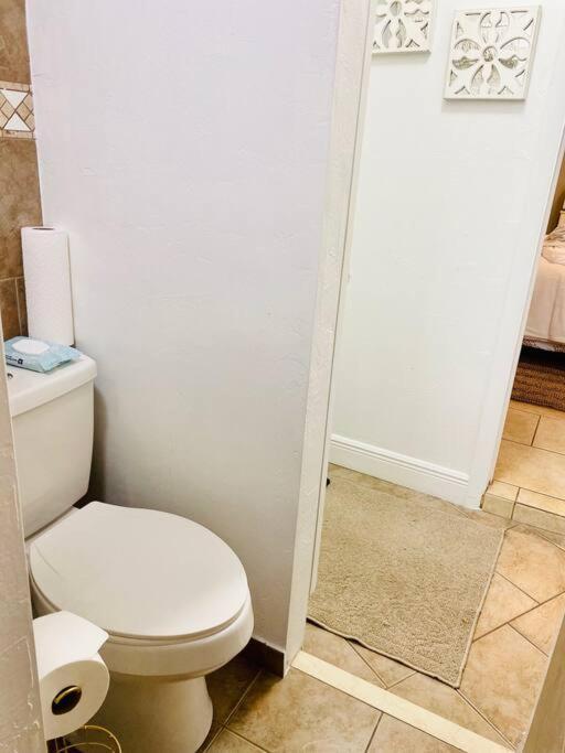 Private Cozy Guest Suite Near Hard Rock Guitar ดาวี ภายนอก รูปภาพ