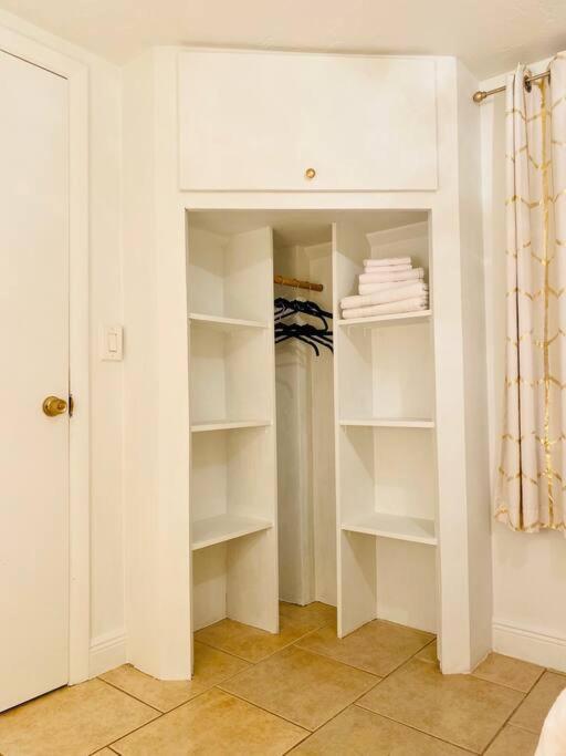Private Cozy Guest Suite Near Hard Rock Guitar ดาวี ภายนอก รูปภาพ