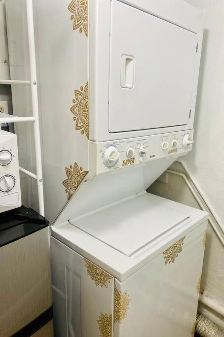 Private Cozy Guest Suite Near Hard Rock Guitar ดาวี ภายนอก รูปภาพ